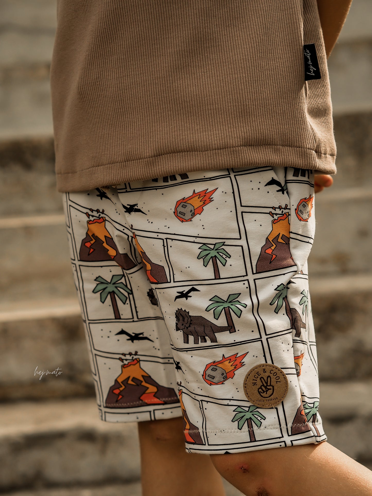 Dino Comic Beige